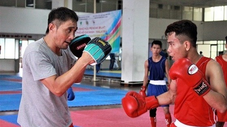 Former world boxing champion to arrive in Vietnam
