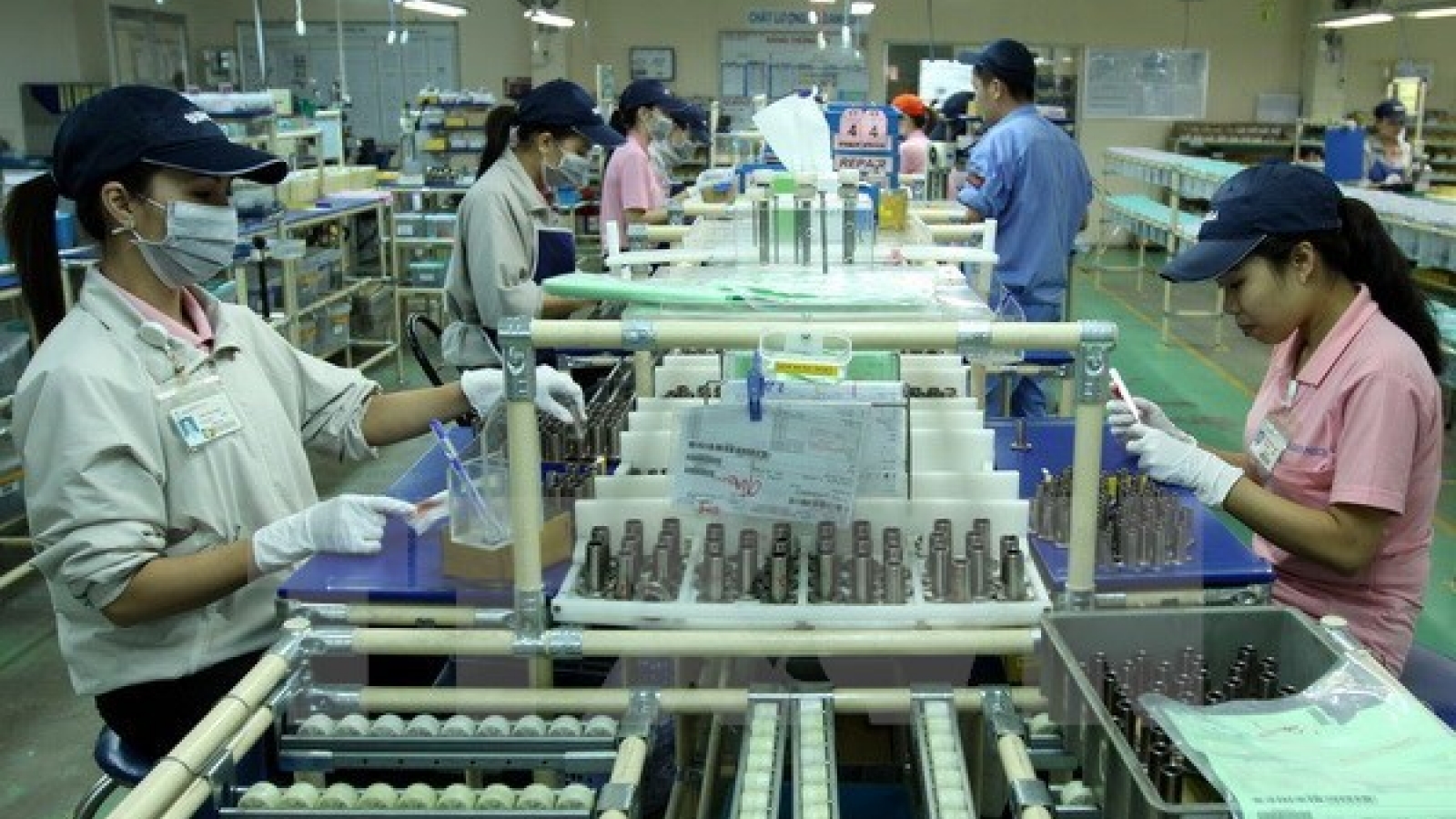 Japanese investors shift eye to service sector