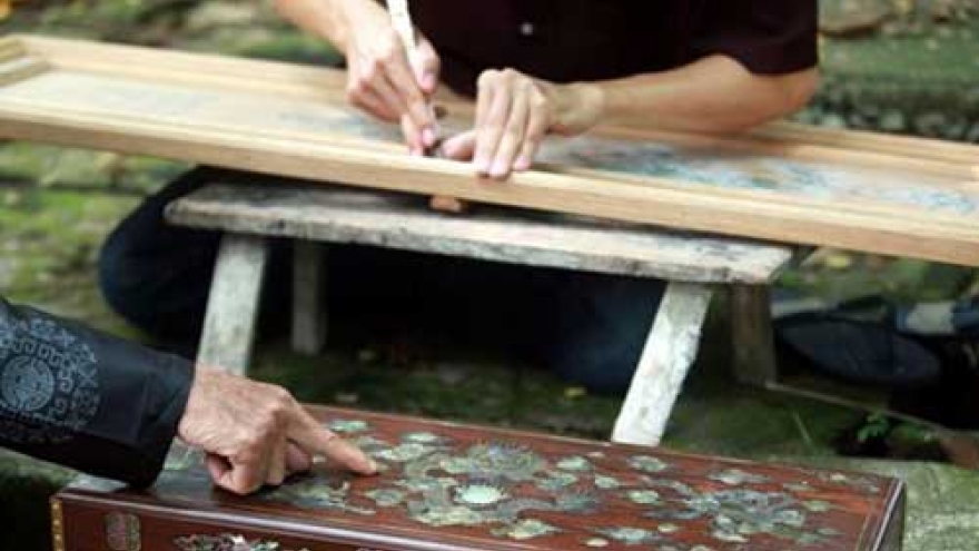 Chuon Ngo mosaic village