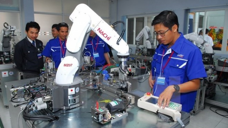 
        APEC debate skills training, social protection in digital age
                              