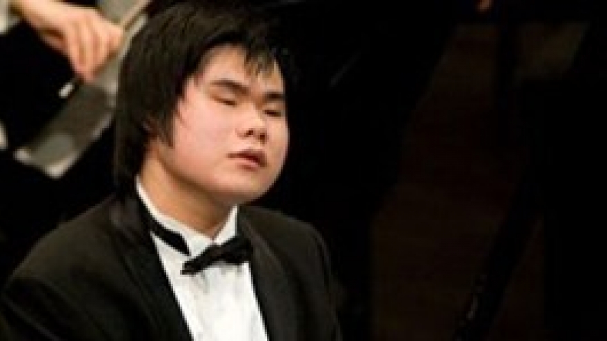 Blind Japanese pianist stage Vietnam concerts 