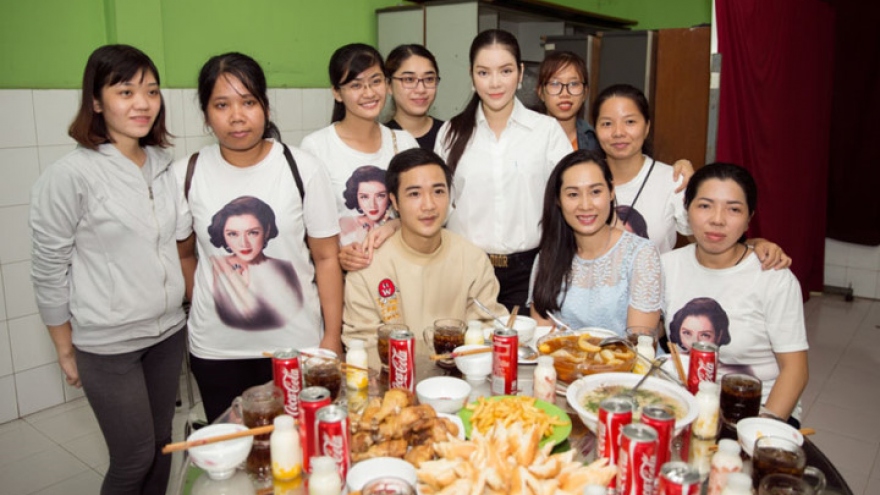 Ly Nha Ky presents gifts to disadvantaged children