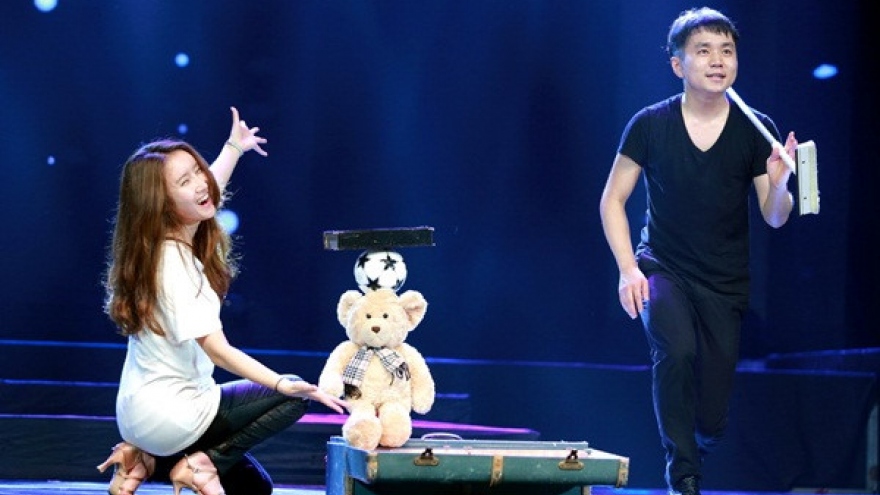 Korean magicians perform in Hanoi