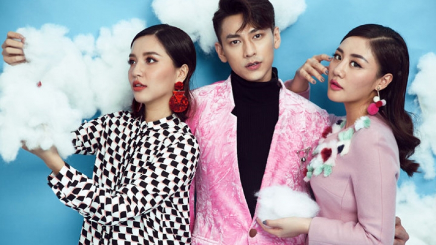 Vietnam Idol Kids judges take time out for a photo op