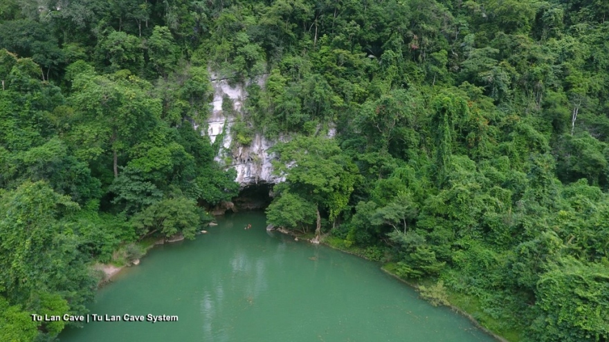 Imposing natural film studio of 'Kong: Skull Island' in Quang Binh