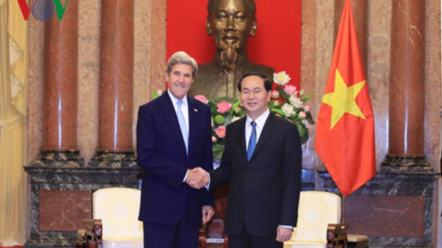President, Deputy PM receive former US Secretary of State 