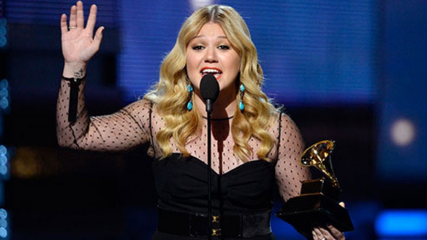 Kelly Clarkson to perform in Miss Vietnam Pageant finals