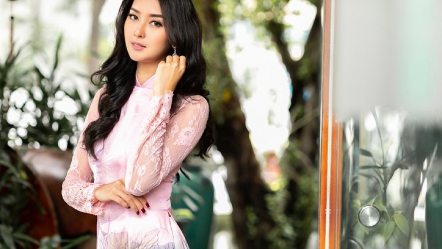 Miss International 2017 Kevin Lilliana elegant in Ao Dai