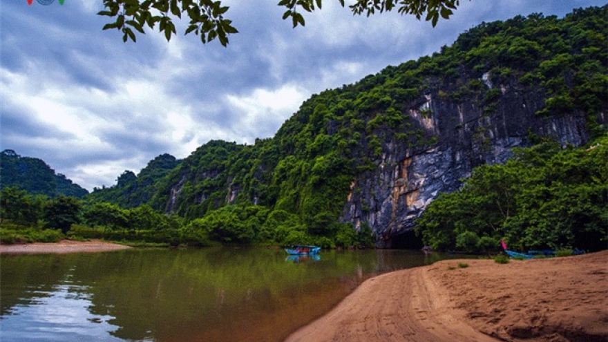 Quang Binh to launch tourism flights over Phong Nha-Ke Bang in July