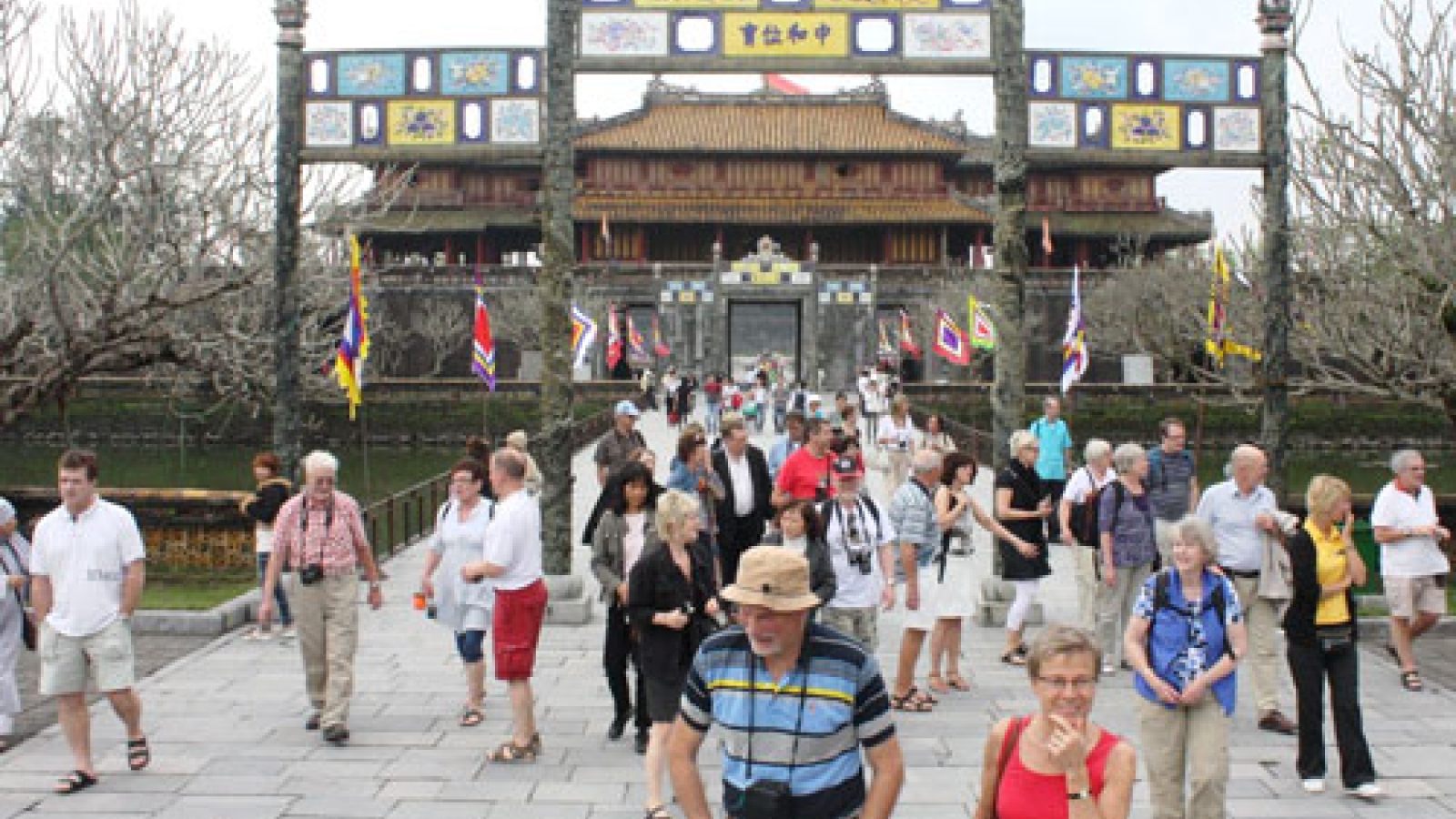 Hue, Khanh Hoa register increasing numbers of tourists during Tet