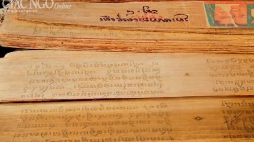 Khmer writing on “buong” leaf gets national intangible heritage status