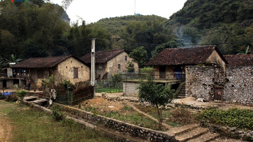 Discover Khuoi Ky rock village in Cao Bang