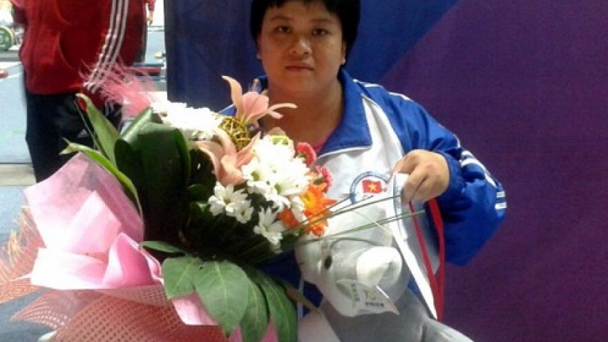 Weightlifter Kim Van awarded two Asian gold medals