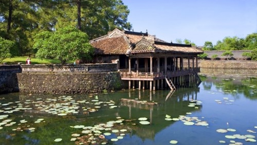 Life of King Tu Duc on stage