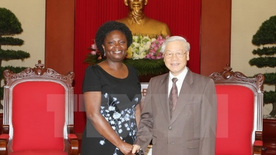 Party chief bids farewell to WB’s Country Director