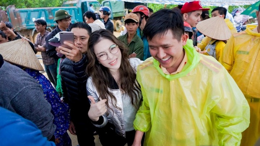 
        Ly Nha Ky brings charity to Dak Lak
                          
                      