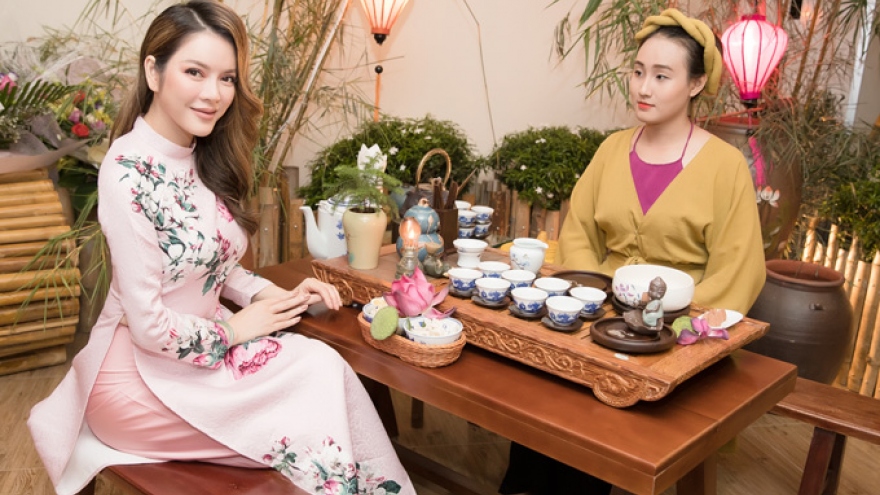 Ly Nha Ky delights in Ao dai at Hoi An event