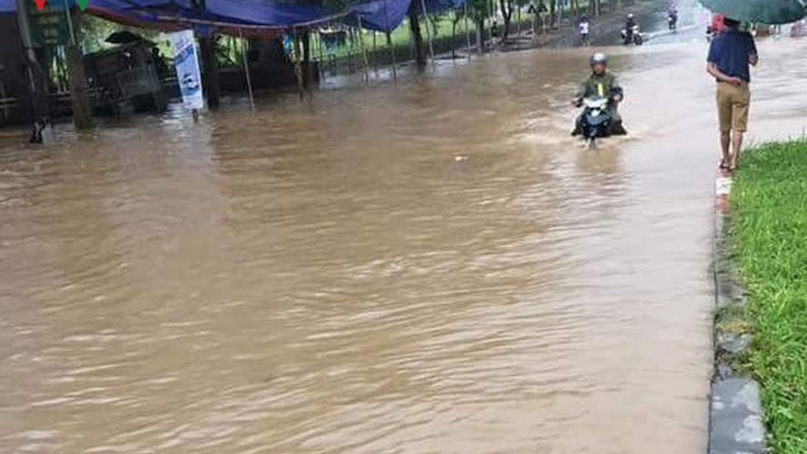 Lai Chau floods cause traffic gridlock