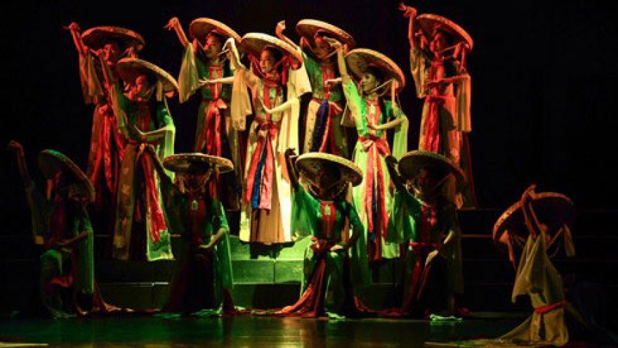 Vietnamese dancers to perform in Beijing