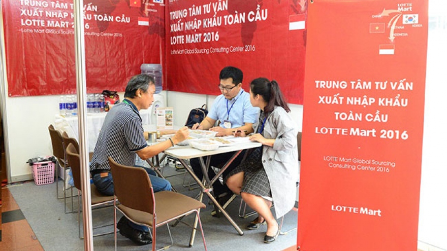 Lotte Mart in search of Vietnamese suppliers at VIETNAM EXPO 2016