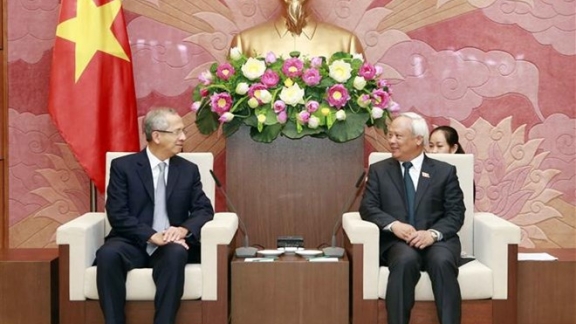 NA Vice Chairman receives Thai chief judge