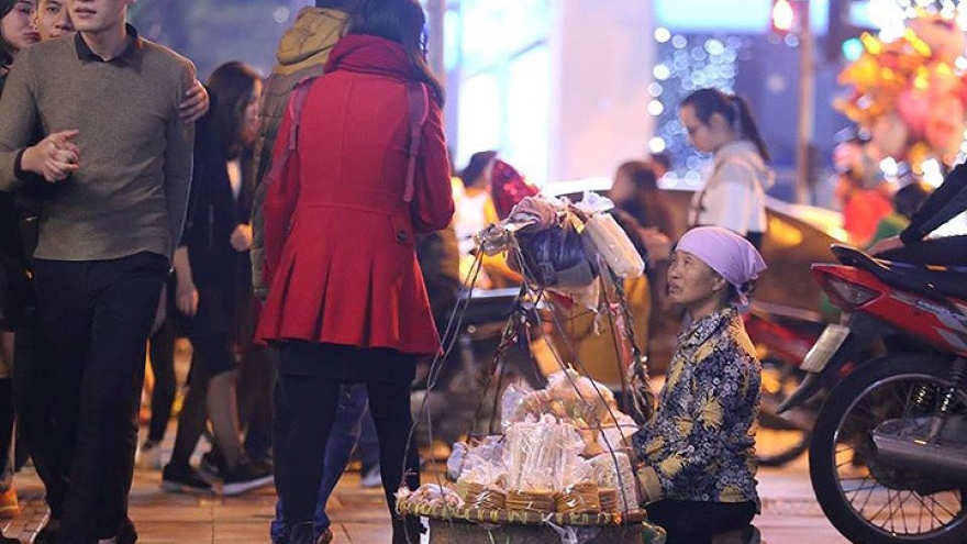 People earn their living on New Year’s Eve