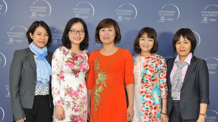 Five Vietnamese female scientists win L'Oreal-UNESCO awards