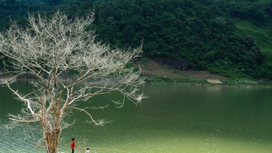 Lao Cai's secret: amazing La Luoc Lake in autumn