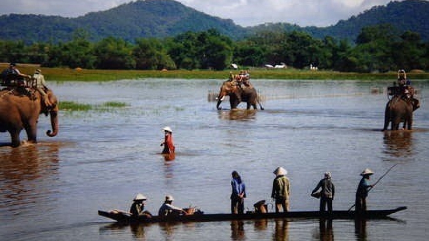 Lak Lake in Dak Lak Province offers a tranquil experience