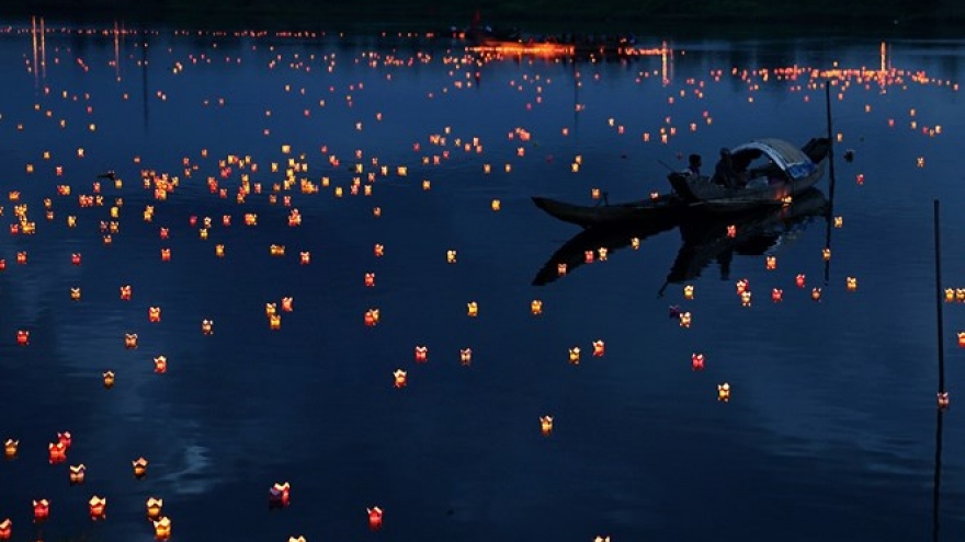 Lantern festival marks invalids, martyrs’ day