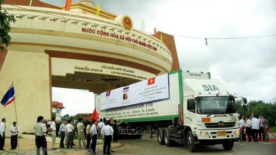 Vietnamese, Lao provinces seek to boost cross-border trade