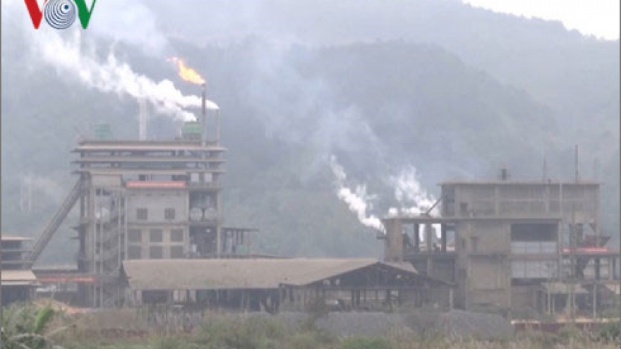 Vietnam says steel company violates environmental rules