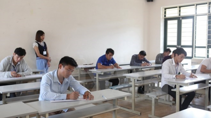 Vietnamese language speaking contest held for Lao students