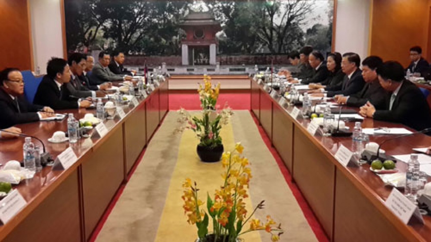 Laos, Vietnam share experience in financial management