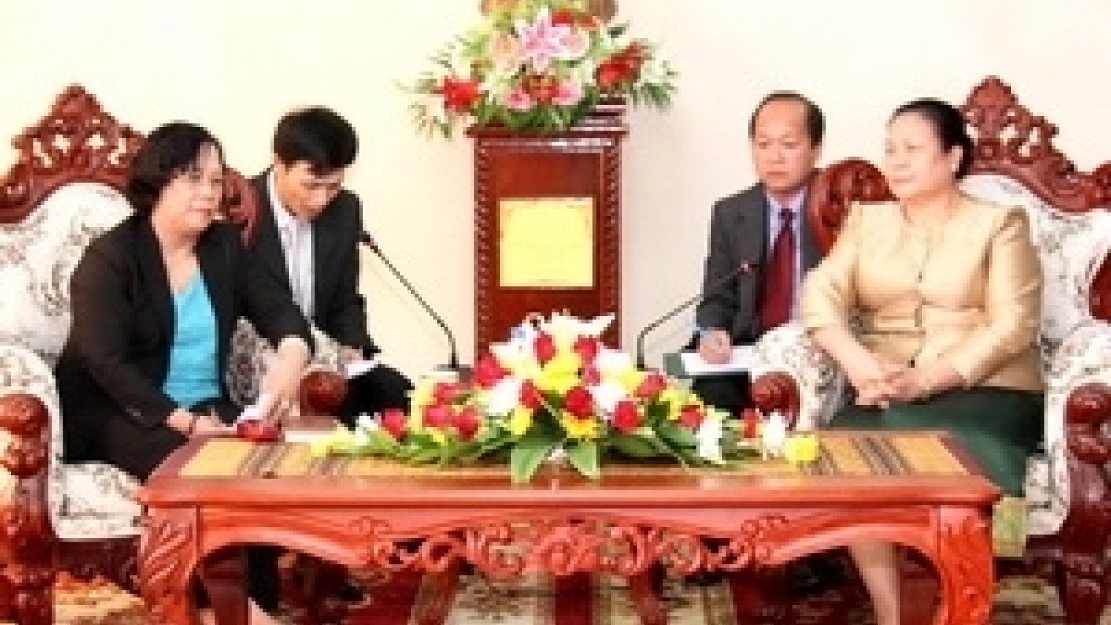 Vietnam to boost investment cooperation with Laos 