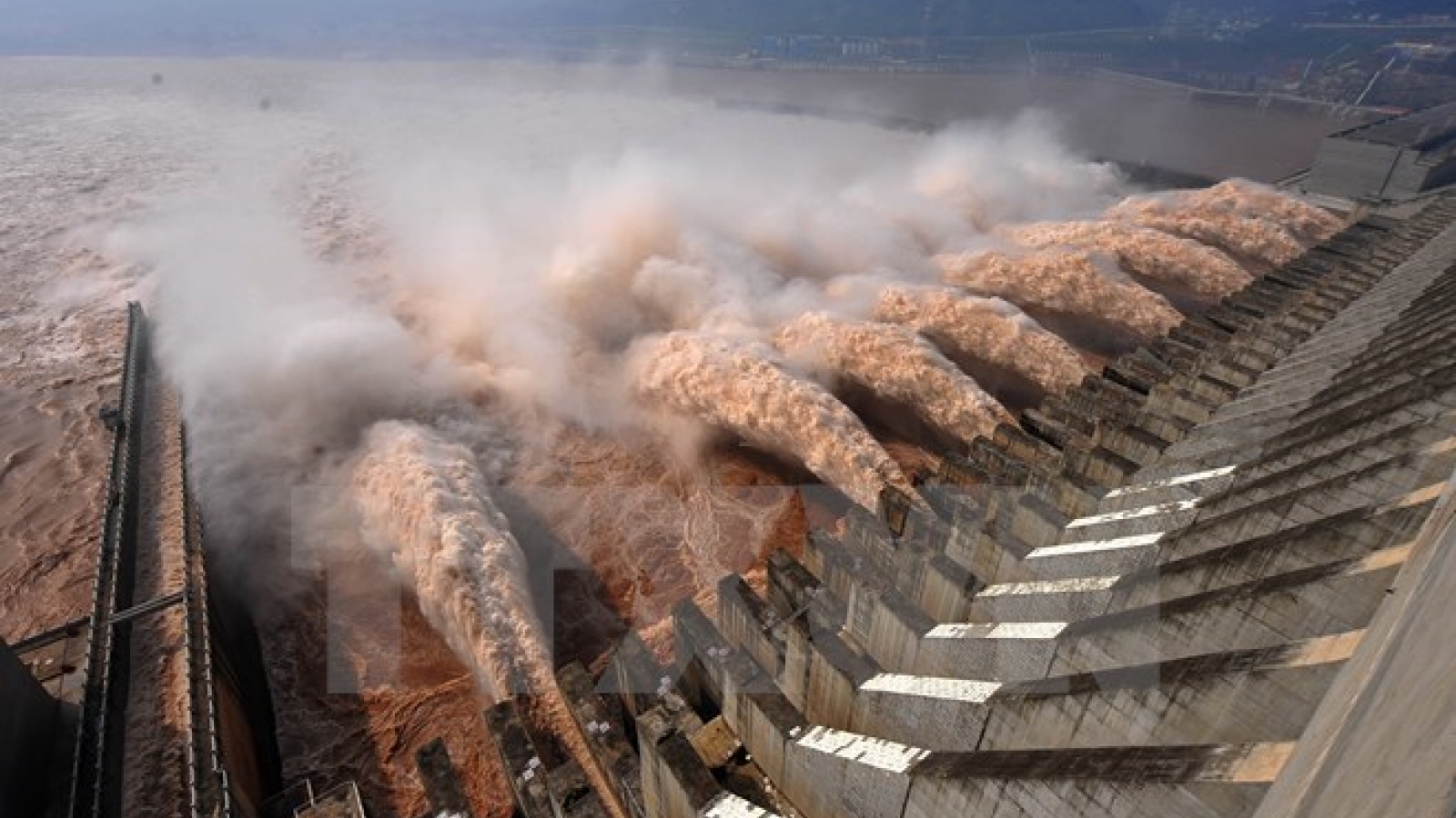 Laos helps lower Mekong River basin battle drought