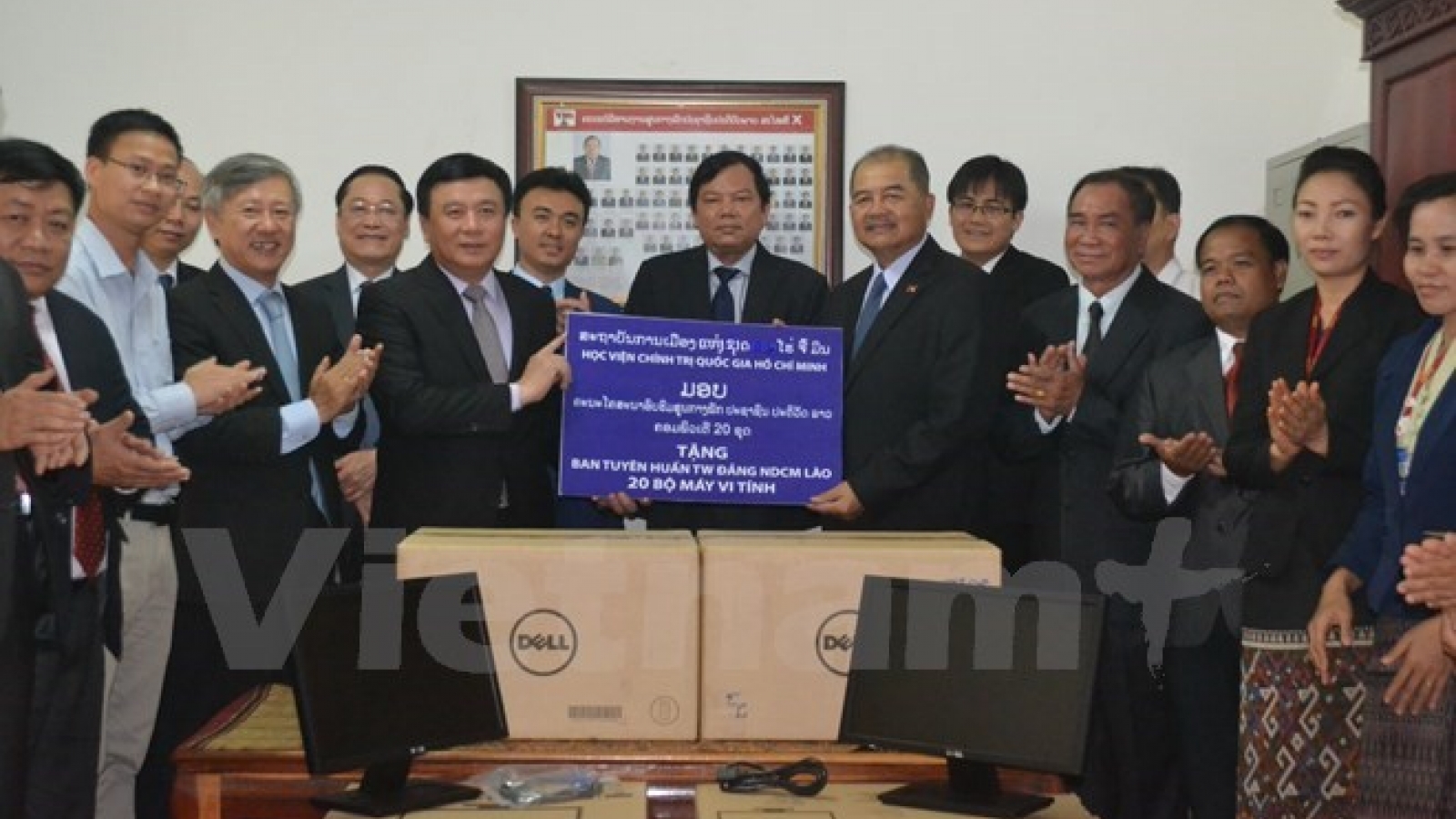Laos, Vietnam work in training personnel for politics research