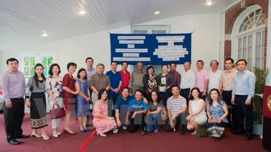 
        Vietnam, Laos embassies in US hold annual exchange
                              