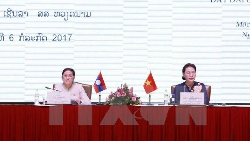 
        Vietnam, Laos share experience on land management
                              