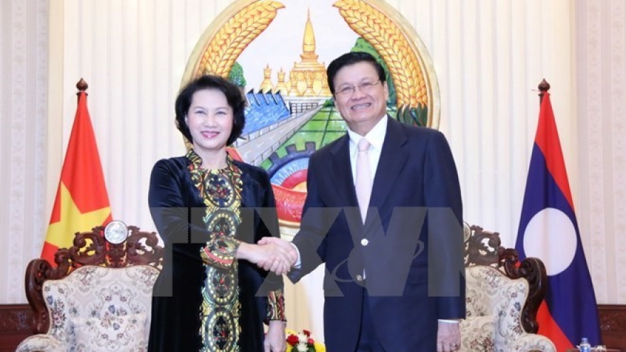 Lao PM ready to tackle difficulties for Vietnamese investors