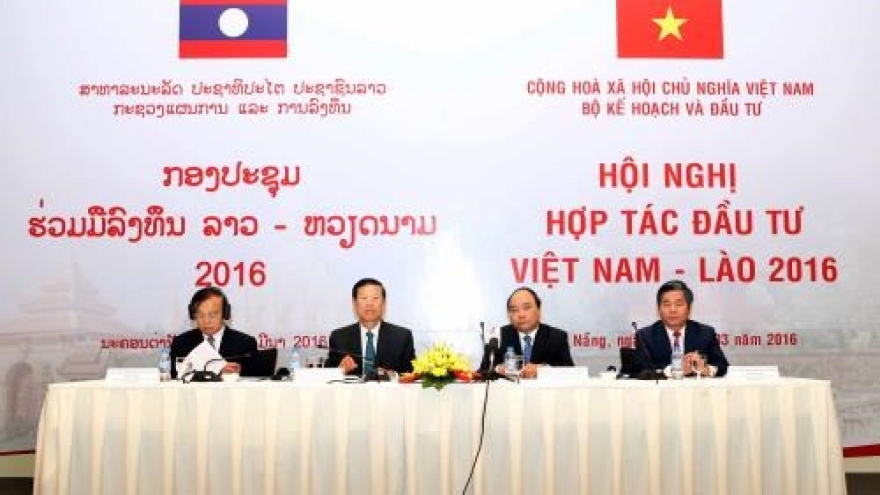 Laos, Vietnam bolster investment cooperation