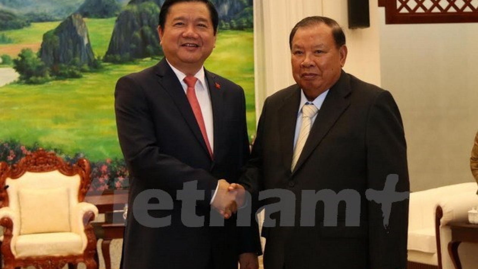 Ho Chi Minh City’s Party chief visits Laos