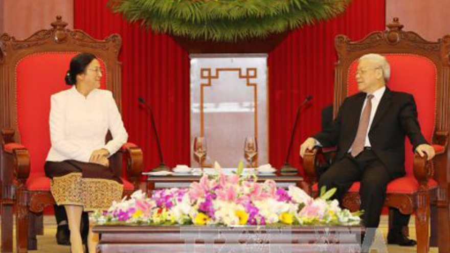 Senior leaders welcome Lao top legislator