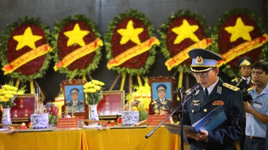 Lao PM conveys condolences over military aircraft accidents