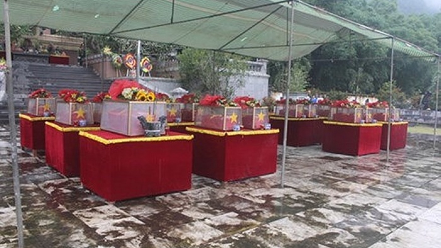 
        Vietnam to repatriate remains of 98 volunteer soldiers, experts from Laos
                              