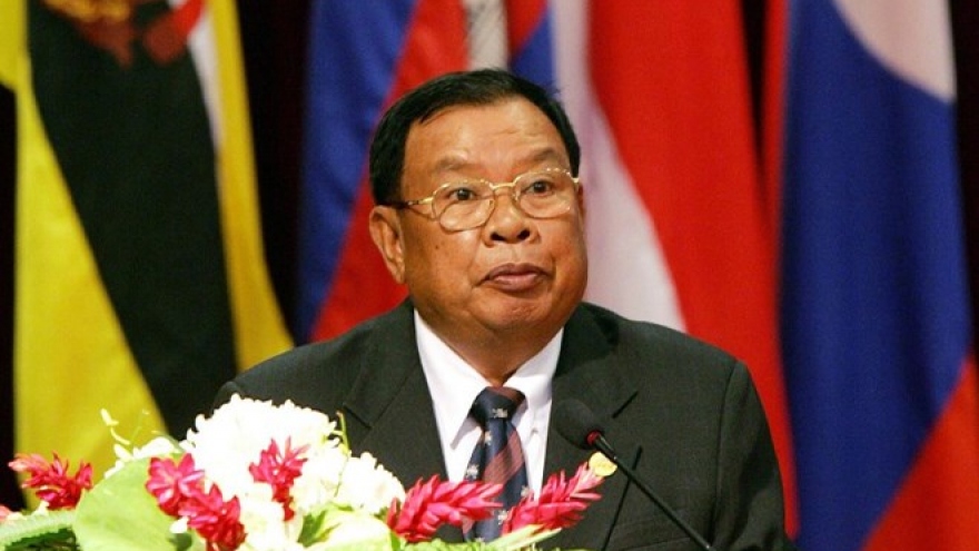 Lao President offers sympathies to Vietnam over typhoon damage