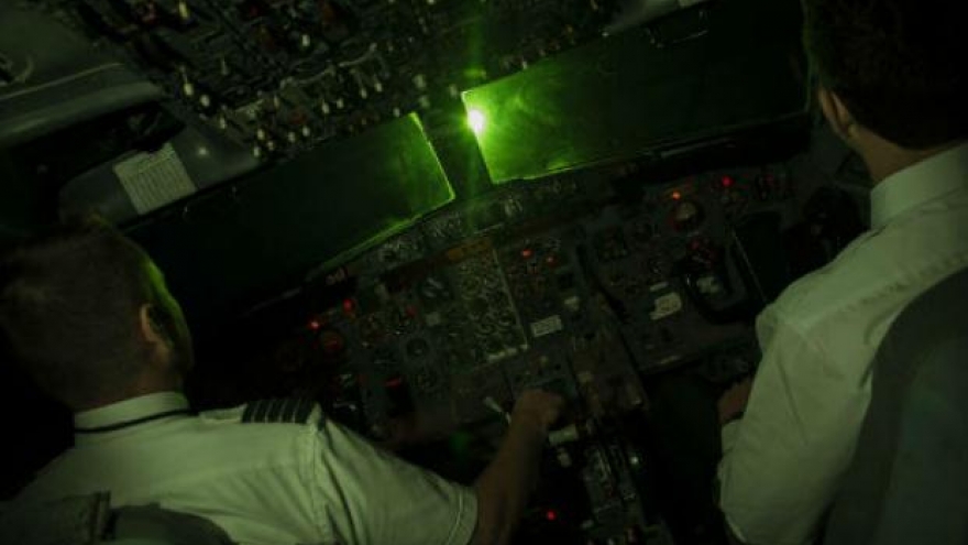  Laser shined at foreign plane on landing at Noi Bai Airport