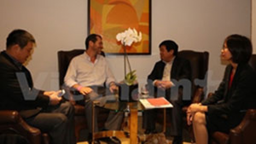 Vietnam tightens ties with political parties in Latin America