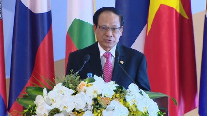 
        ASEAN called to balance short and long-term interests
                              