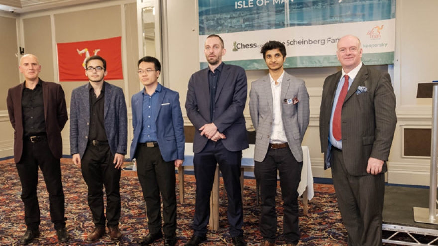 Liem, Son receive cash prizes as FIDE Grand Swiss concludes